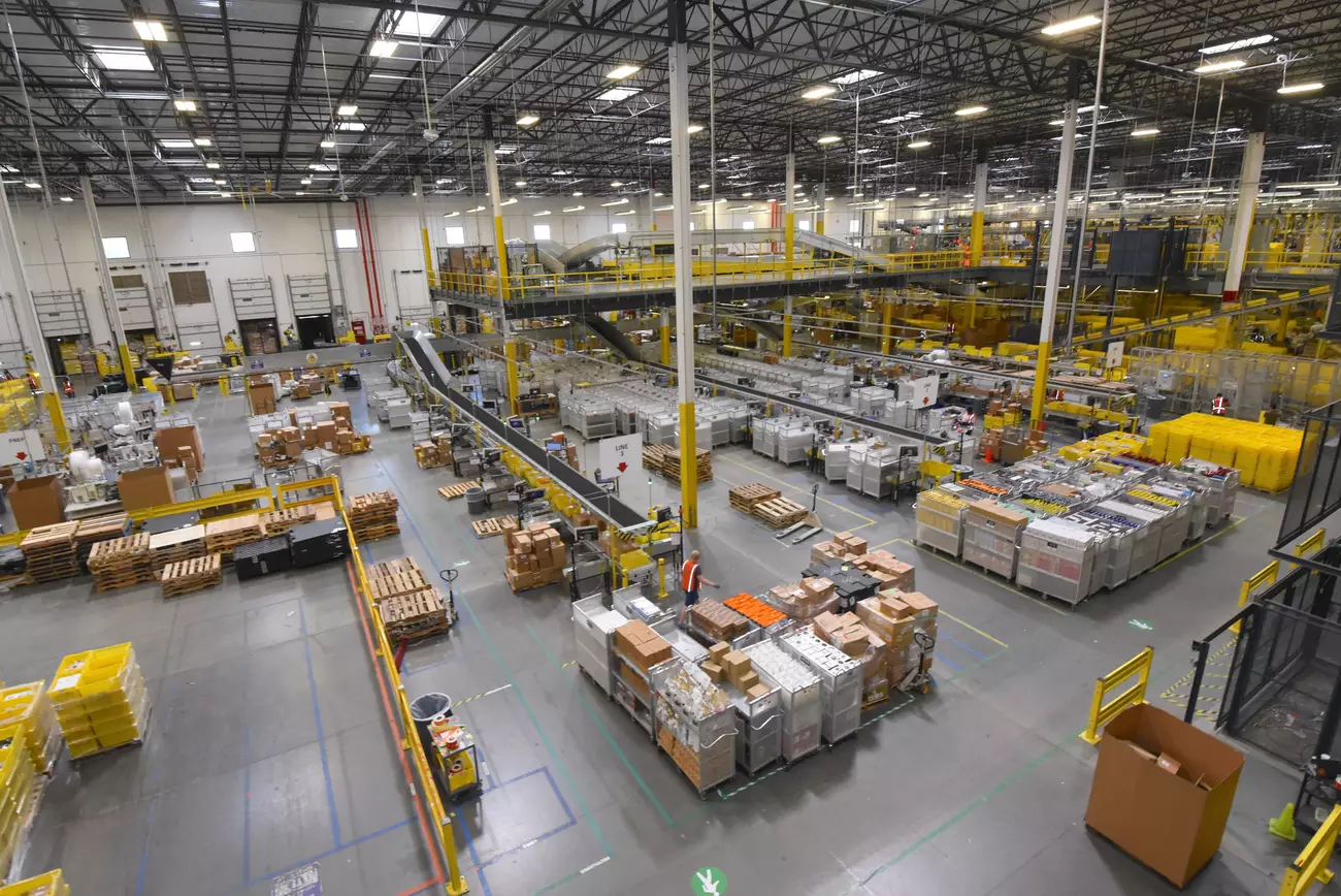 Amazon Building 4th Fulfillment Centre In Caledon